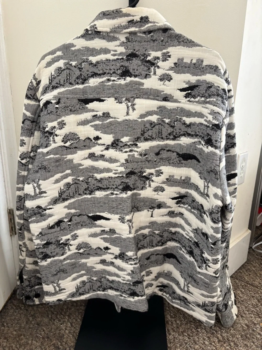 Les Deux Gray & White Patterned Quilted Jacket - Picture 4 of 5